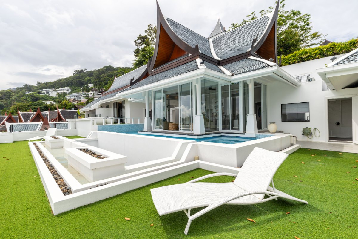 Villa de 5 chambres avec piscine et vue sur mer à vendre à Surin, Phuket