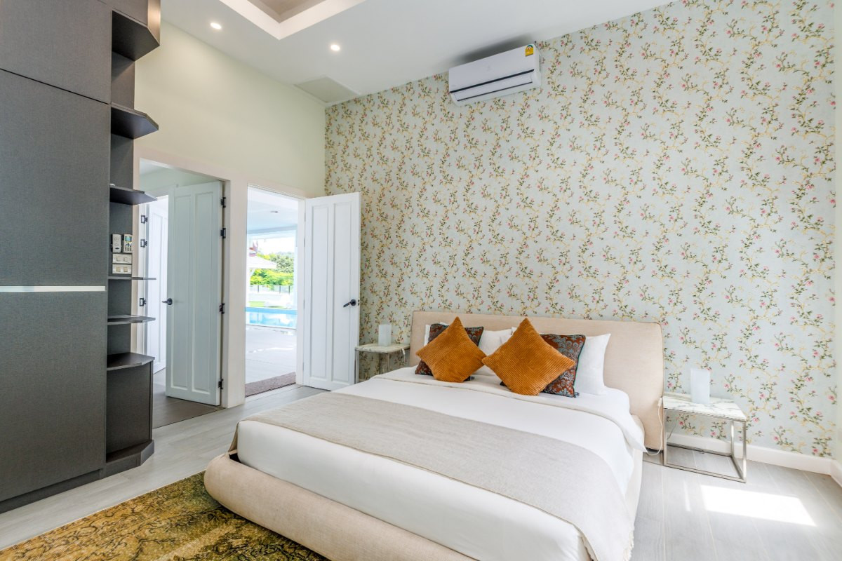 Villa de 5 chambres avec piscine et vue sur mer à vendre à Surin, Phuket