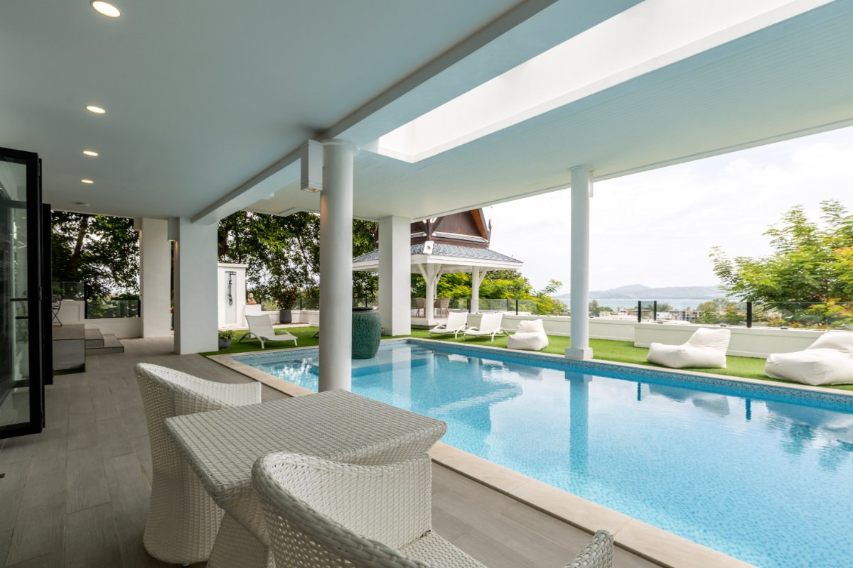 Villa de 5 chambres avec piscine et vue sur mer à vendre à Surin, Phuket