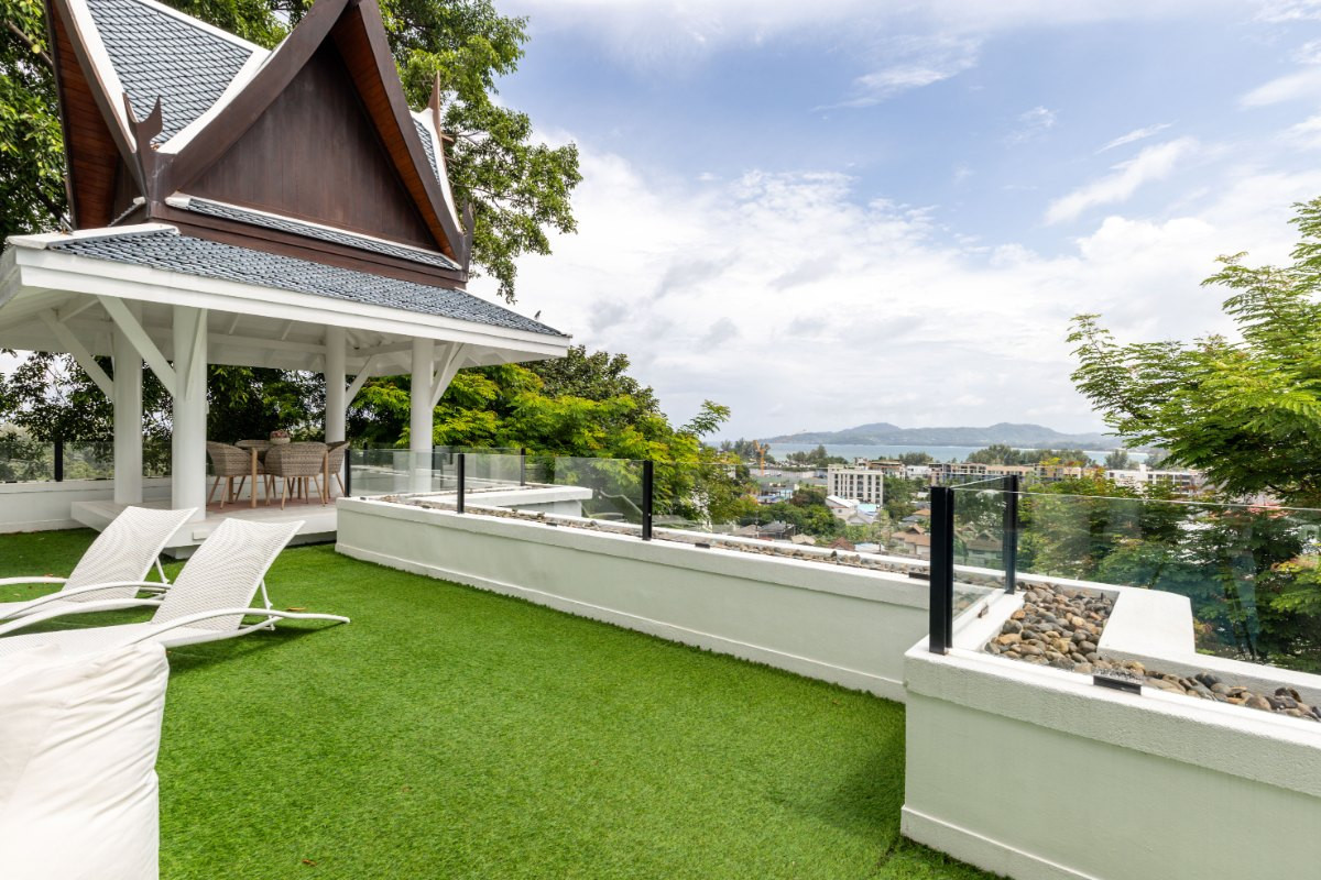 Villa de 5 chambres avec piscine et vue sur mer à vendre à Surin, Phuket