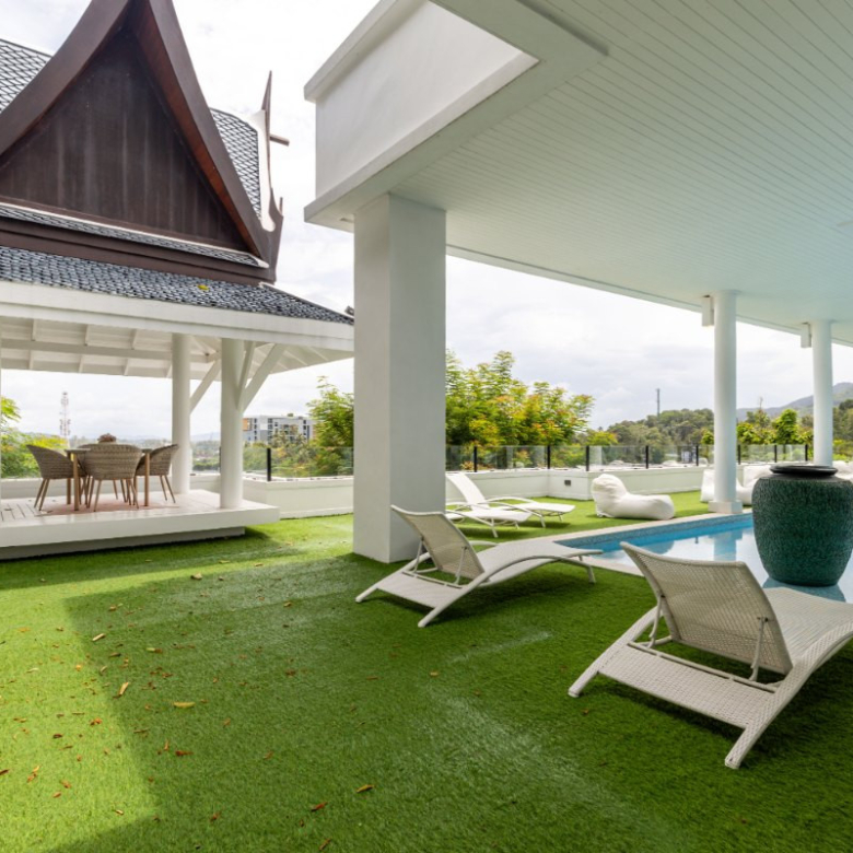 Villa de 5 chambres avec piscine et vue sur mer à vendre à Surin, Phuket