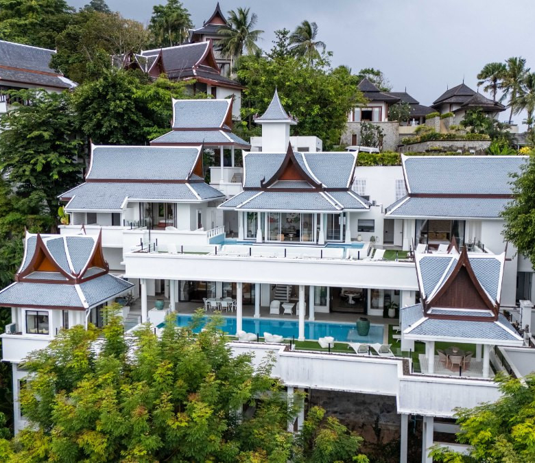 Villa de 5 chambres avec piscine et vue sur mer à vendre à Surin, Phuket