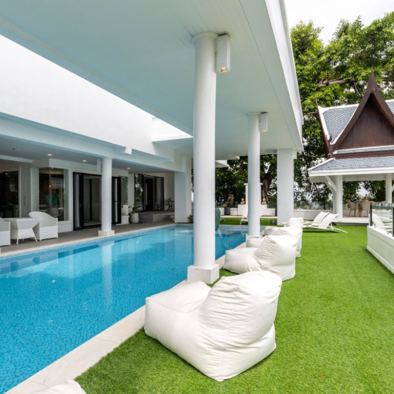 Villa de 5 chambres avec piscine et vue sur mer à vendre à Surin, Phuket