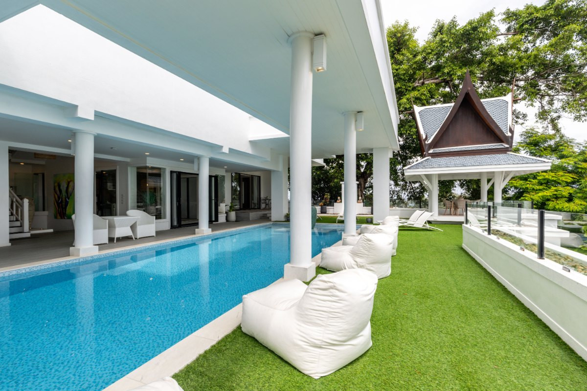 Villa de 5 chambres avec piscine et vue sur mer à vendre à Surin, Phuket