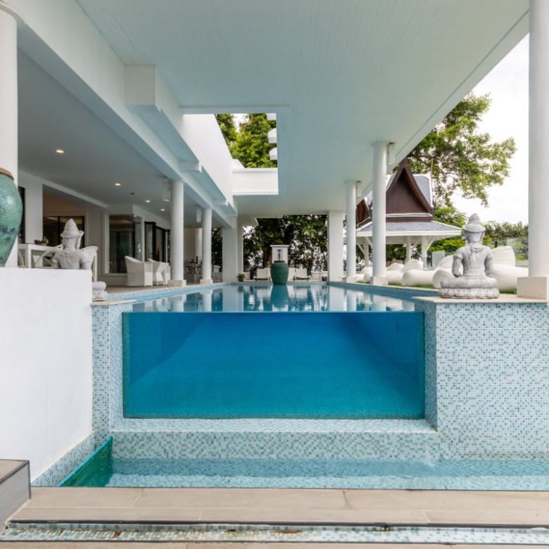 Villa de 5 chambres avec piscine et vue sur mer à vendre à Surin, Phuket
