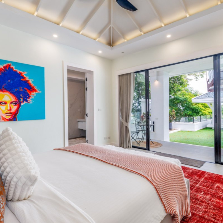 Villa de 5 chambres avec piscine et vue sur mer à vendre à Surin, Phuket