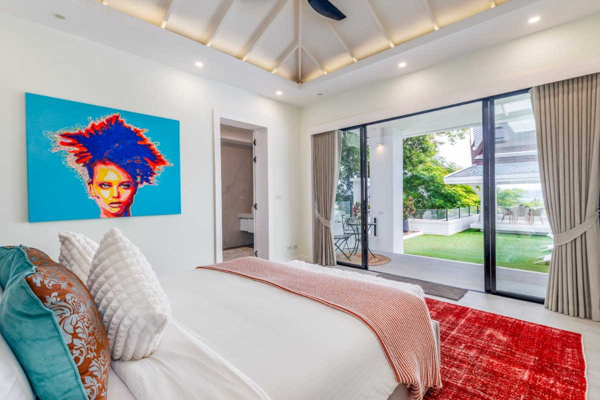 Villa de 5 chambres avec piscine et vue sur mer à vendre à Surin, Phuket