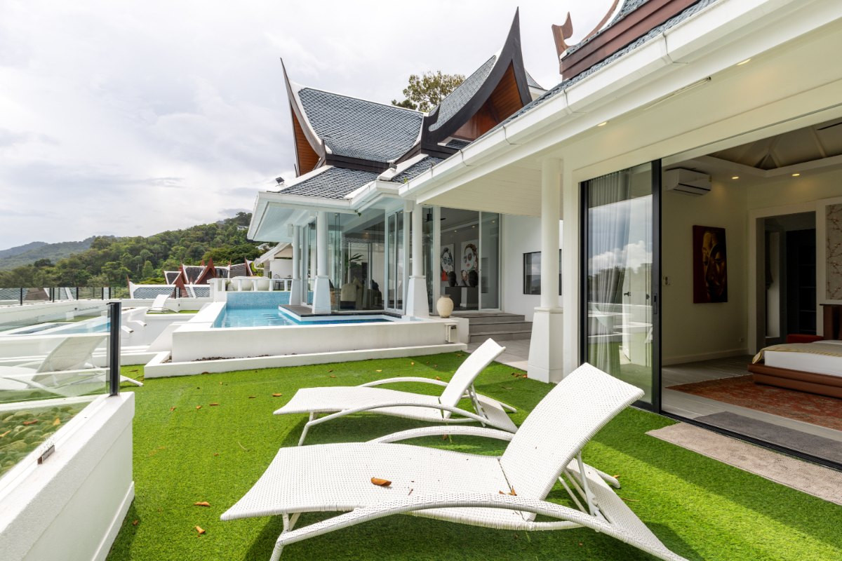 Villa de 5 chambres avec piscine et vue sur mer à vendre à Surin, Phuket