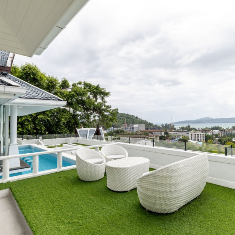 Villa de 5 chambres avec piscine et vue sur mer à vendre à Surin, Phuket