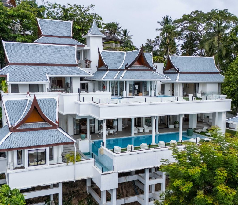 Villa de 5 chambres avec piscine et vue sur mer à vendre à Surin, Phuket