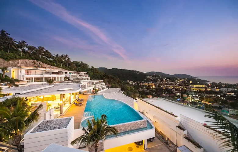 Appartement The View Karon à vendre avec vue panoramique sur la mer à Phuket