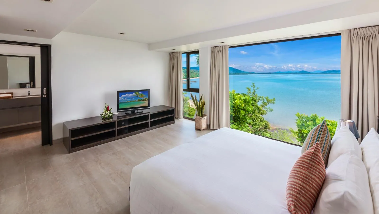 Villa de 6 chambres en bord de mer à vendre à Cape Yamu, Phuket