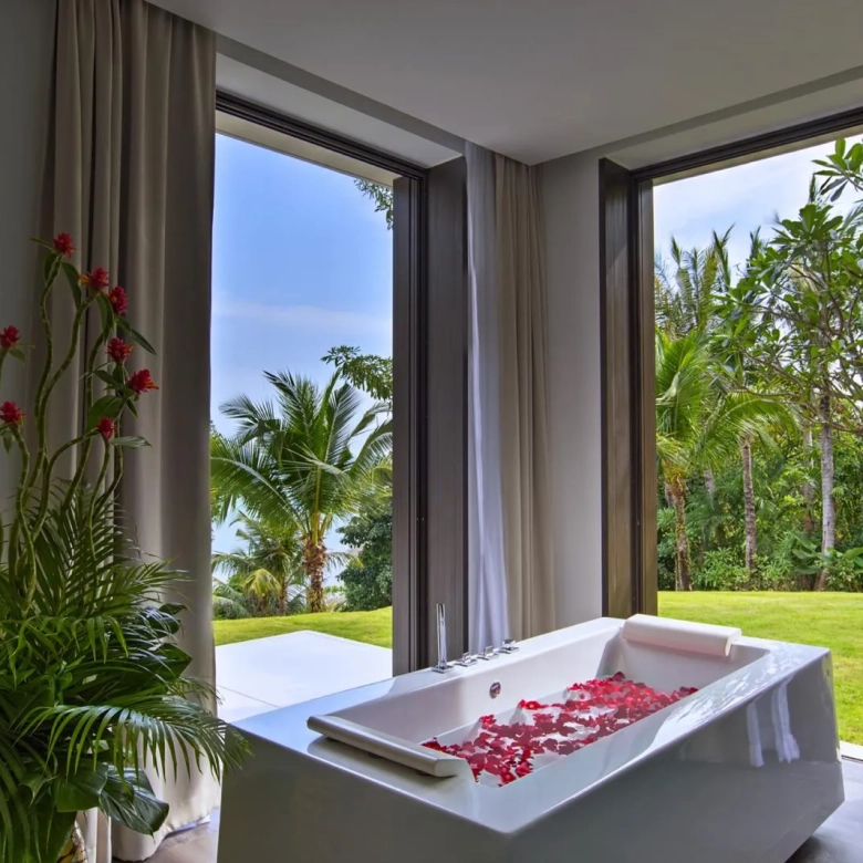 Villa de 6 chambres en bord de mer à vendre à Cape Yamu, Phuket