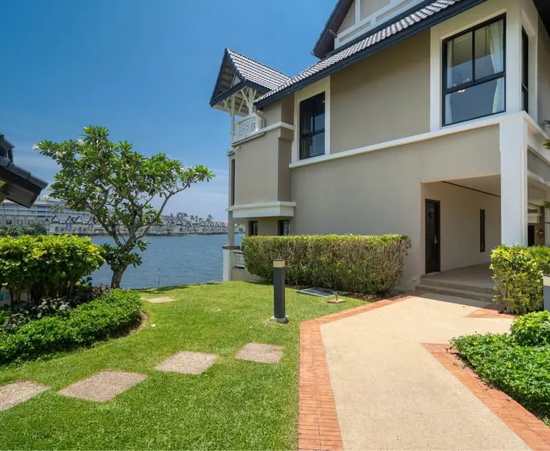 2-Bedroom Lakefront Duplex for Rent at Allamanda 1, Laguna Phuket