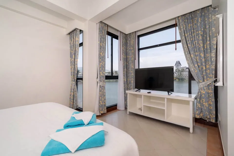 2-Bedroom Lakefront Duplex for Rent at Allamanda 1, Laguna Phuket
