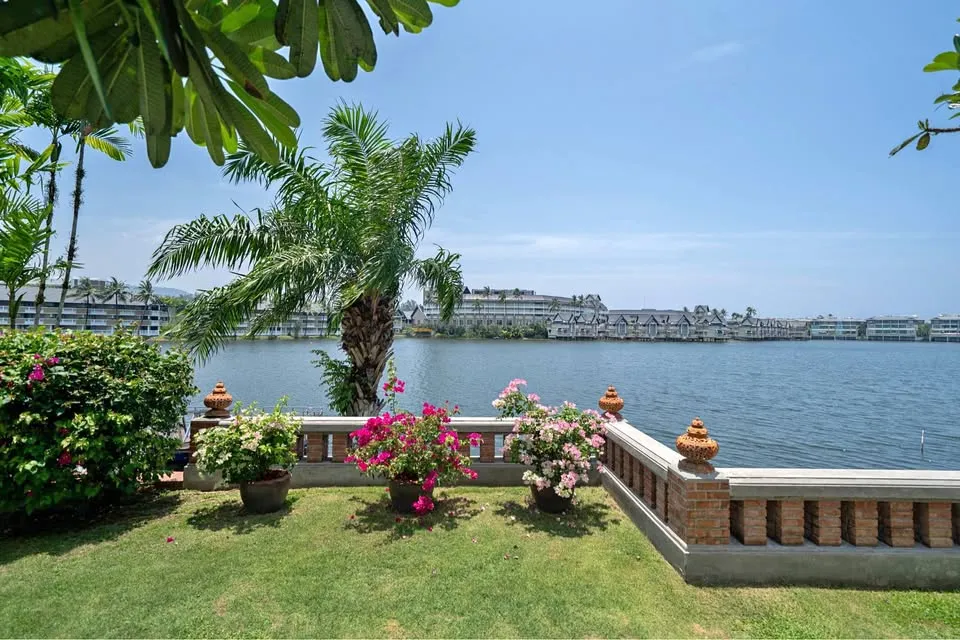 2-Bedroom Lakefront Duplex for Rent at Allamanda 1, Laguna Phuket