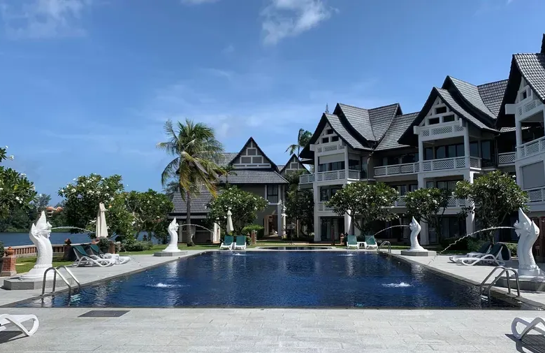 2-Bedroom Lakefront Duplex for Rent at Allamanda 1, Laguna Phuket