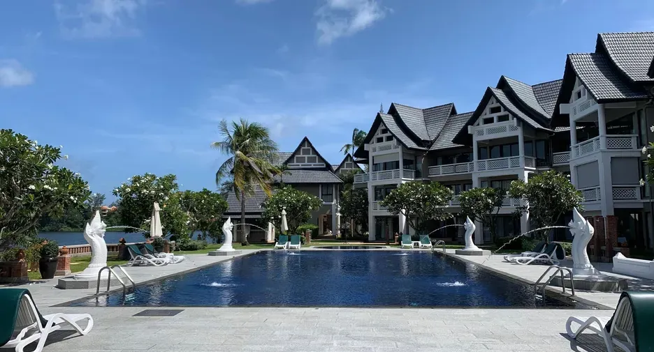 2-Bedroom Lakefront Duplex for Rent at Allamanda 1, Laguna Phuket