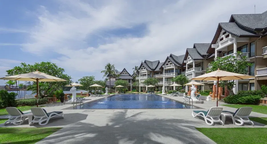 2-Bedroom Lakefront Duplex for Rent at Allamanda 1, Laguna Phuket