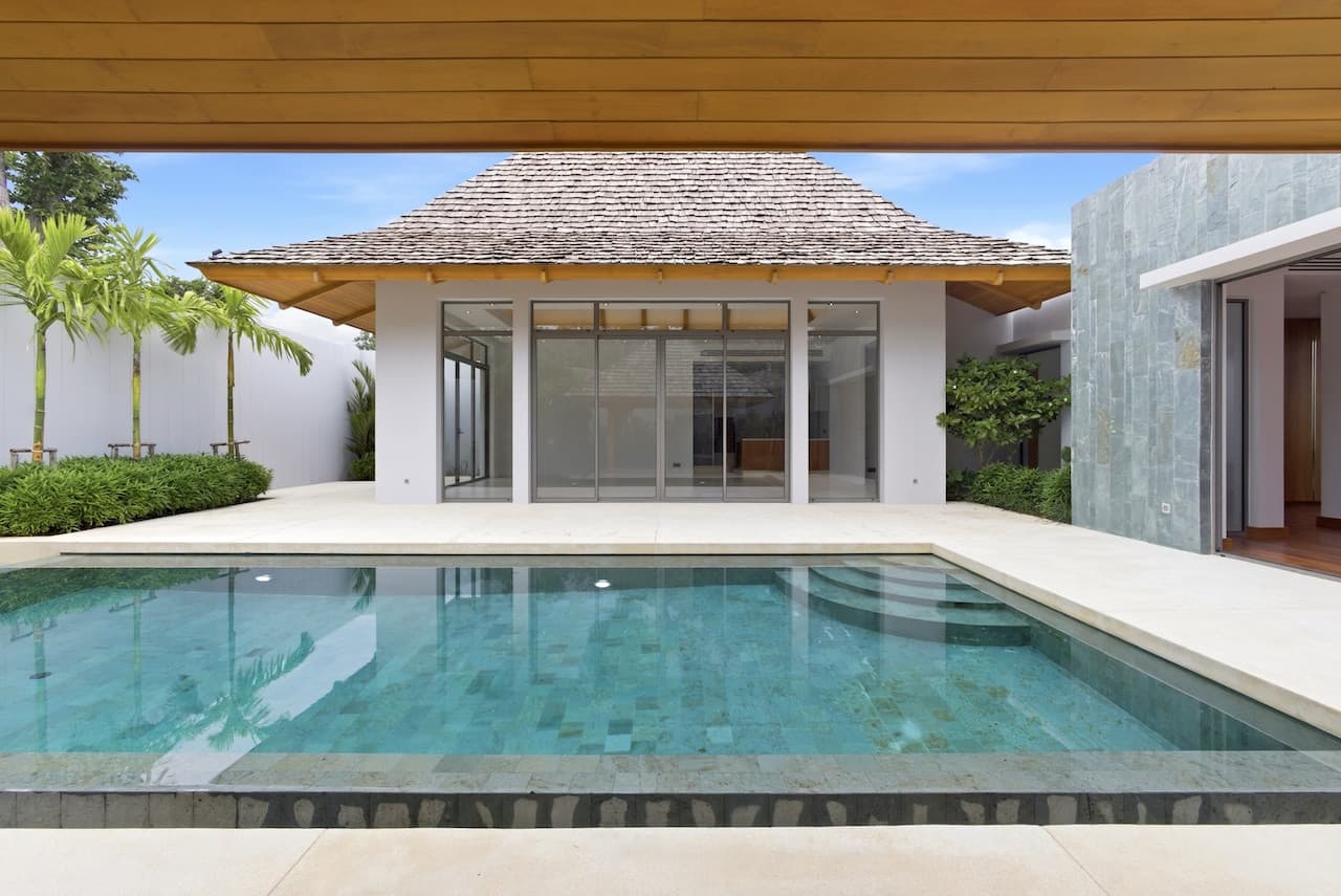 Anchan Indigo I – Villa d'angle avec piscine et 3 chambres à vendre à Phuket
