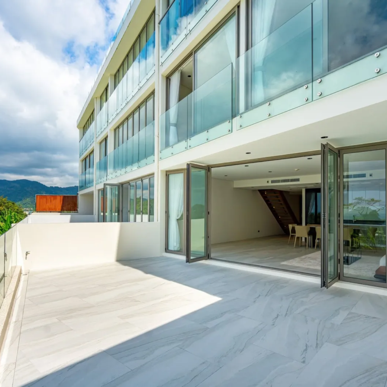 Duplex de luxe de 3 chambres avec vue sur mer à louer à Bluepoint Patong