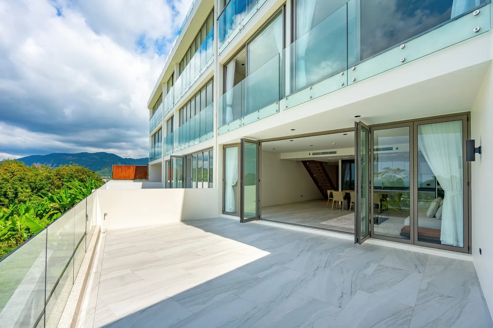 Duplex de luxe de 3 chambres avec vue sur mer à louer à Bluepoint Patong