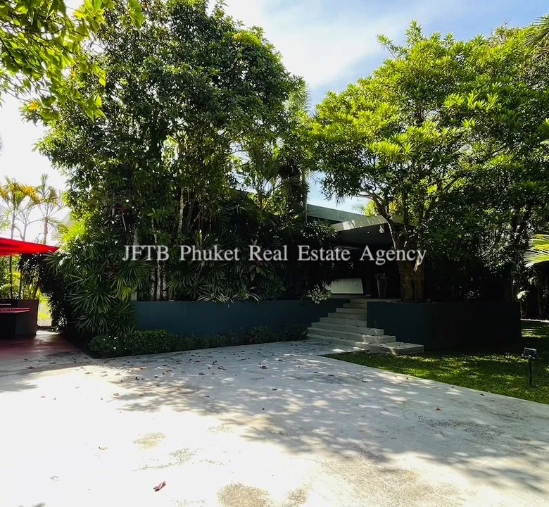 4-Bedroom Luxury Pool Villa for Sale in Rawai, Phuket – 2,000 sqm Land