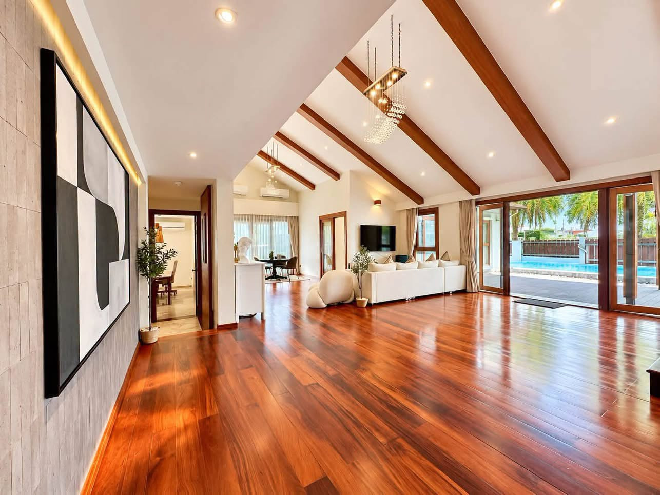 Villa de luxe avec piscine et 4 chambres à louer à Koh Kaew, Phuket – près de BISP