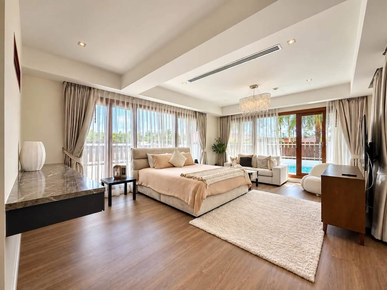Villa de luxe avec piscine et 4 chambres à louer à Koh Kaew, Phuket – près de BISP