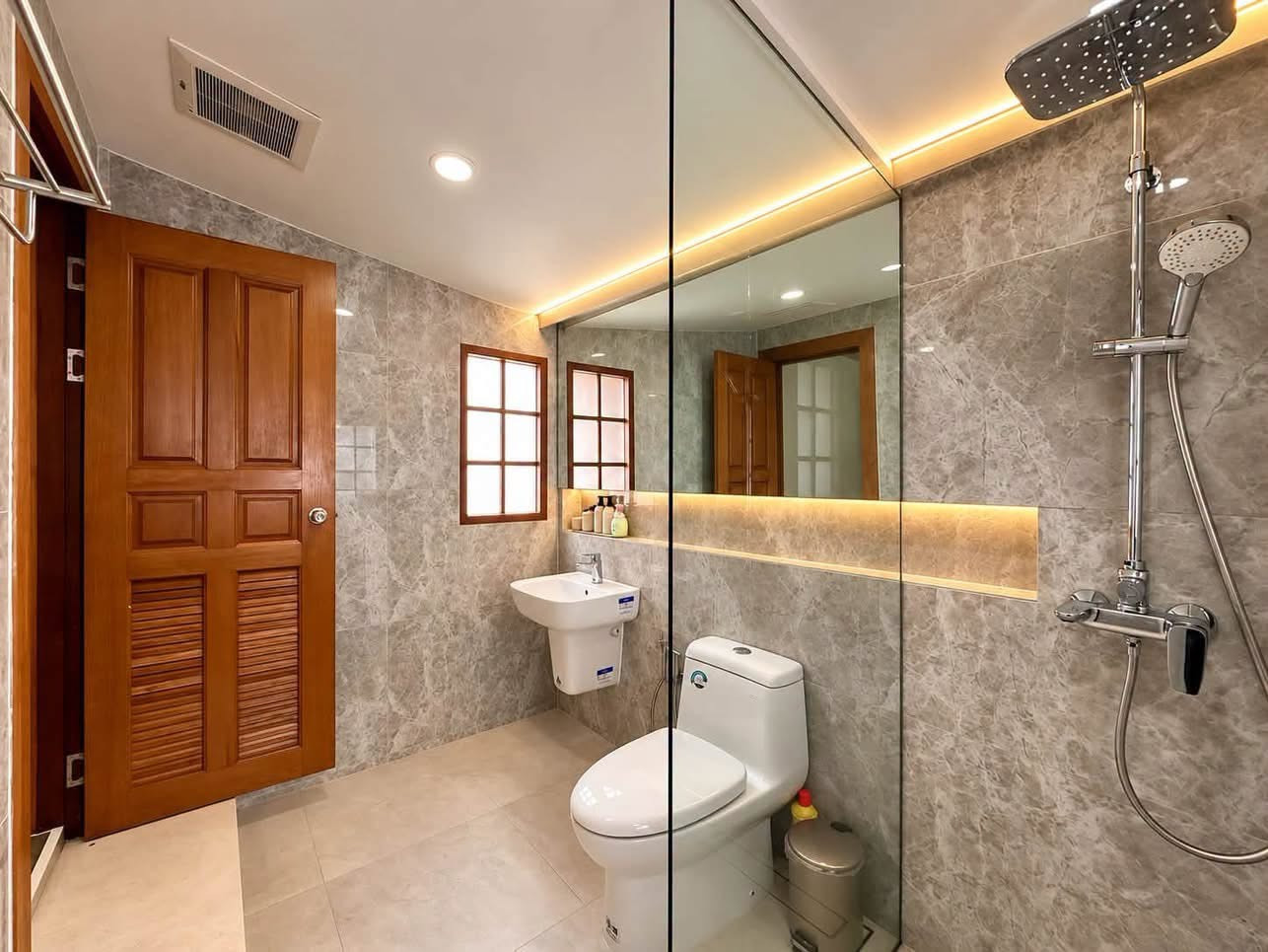 Villa de luxe avec piscine et 4 chambres à louer à Koh Kaew, Phuket – près de BISP