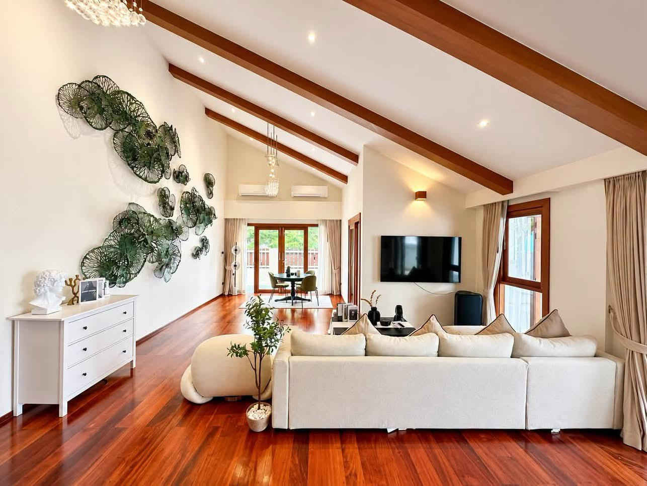 Villa de luxe avec piscine et 4 chambres à louer à Koh Kaew, Phuket – près de BISP