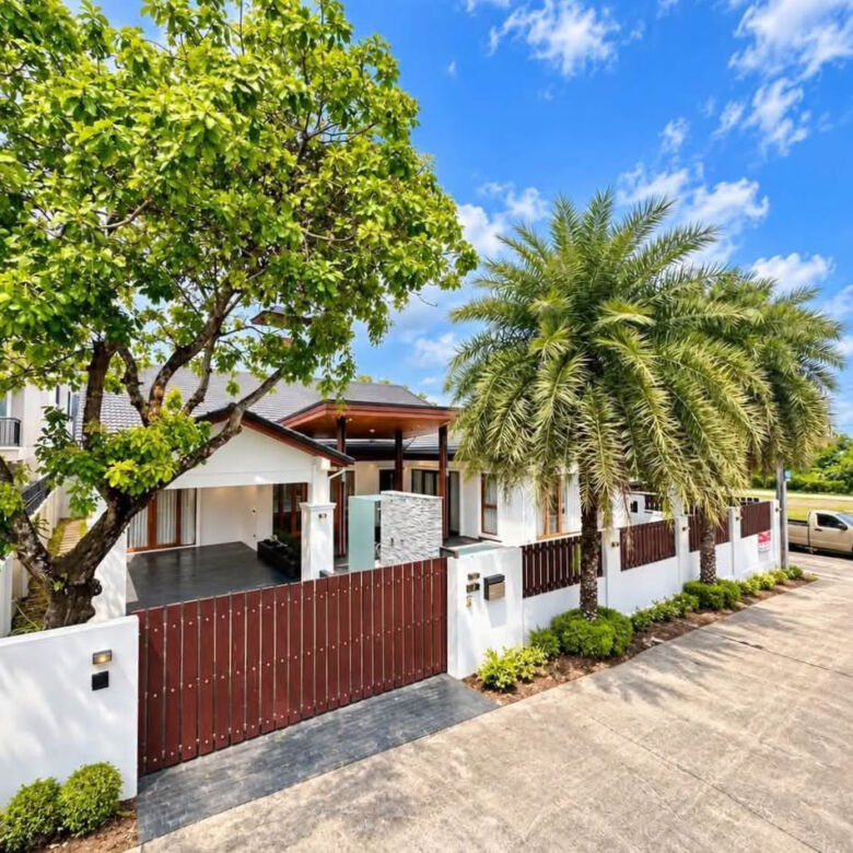 Villa de luxe avec piscine et 4 chambres à louer à Koh Kaew, Phuket – près de BISP