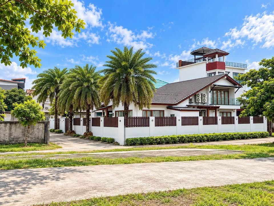 Villa de luxe avec piscine et 4 chambres à louer à Koh Kaew, Phuket – près de BISP