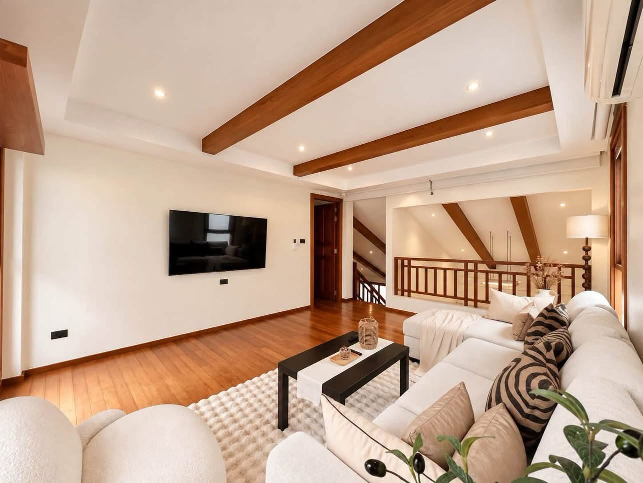 Villa de luxe avec piscine et 4 chambres à louer à Koh Kaew, Phuket – près de BISP