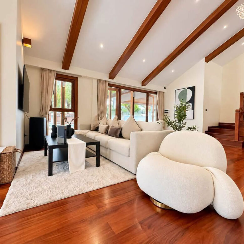 Villa de luxe avec piscine et 4 chambres à louer à Koh Kaew, Phuket – près de BISP