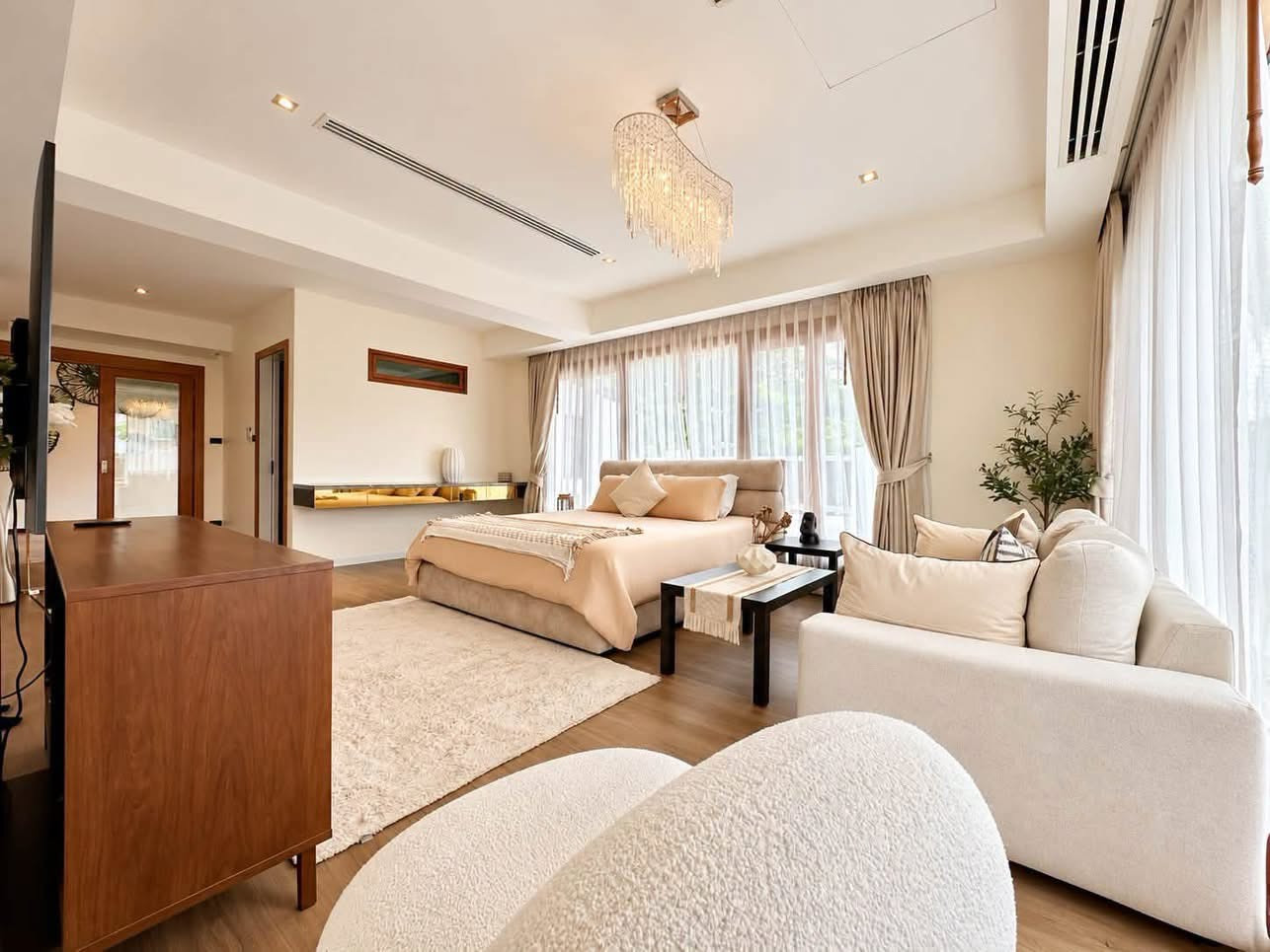 Villa de luxe avec piscine et 4 chambres à louer à Koh Kaew, Phuket – près de BISP