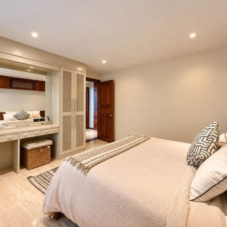 Villa de luxe avec piscine et 4 chambres à louer à Koh Kaew, Phuket – près de BISP