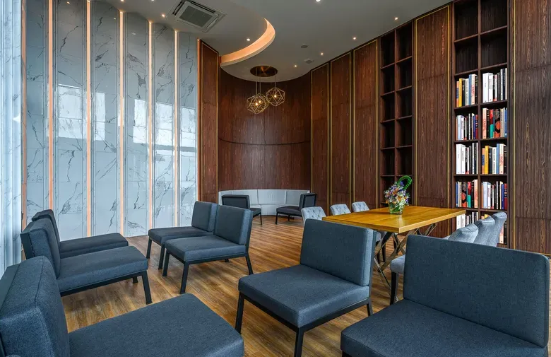 Appartement en copropriété à vendre au Mida Grande Resort de Surin, Phuket – 1 chambre, vue mer, pleine propriété pour étrangers