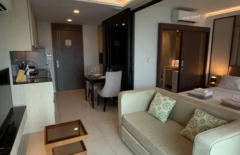 Appartement en copropriété à vendre au Mida Grande Resort de Surin, Phuket – 1 chambre, vue mer, pleine propriété pour étrangers
