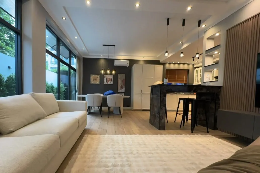 Maison moderne de 3 chambres avec jardin privé à louer à Kamala, Phuket