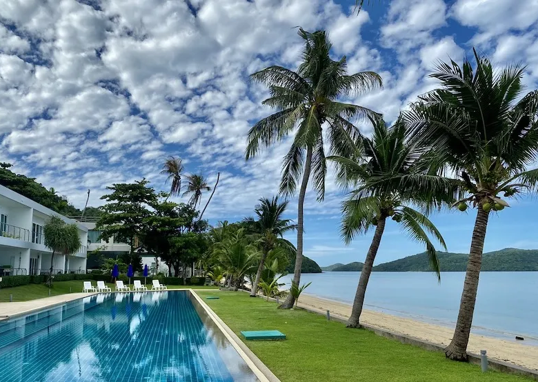 Waterside Panwa 4-Bedroom Beachfront Duplex for Rent – Ao Yon Phuket